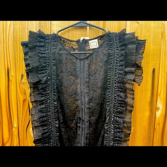 Body suit lace blouse top! Stunning sleeveless with beautiful decor of ruffles - Picture 1 of 4